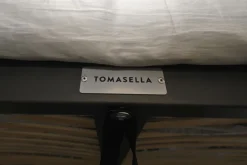 Letto imbottito modello Set di Tomasella scontato 30%