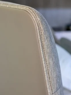 Letto imbottito modello Yuna: contatta il venditore per scoprire il prezzo