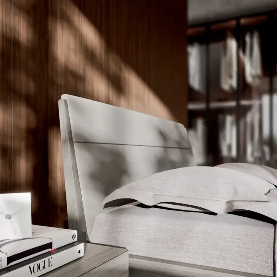 Letto in legno con gambe Miranda Homes a prezzo ribassato