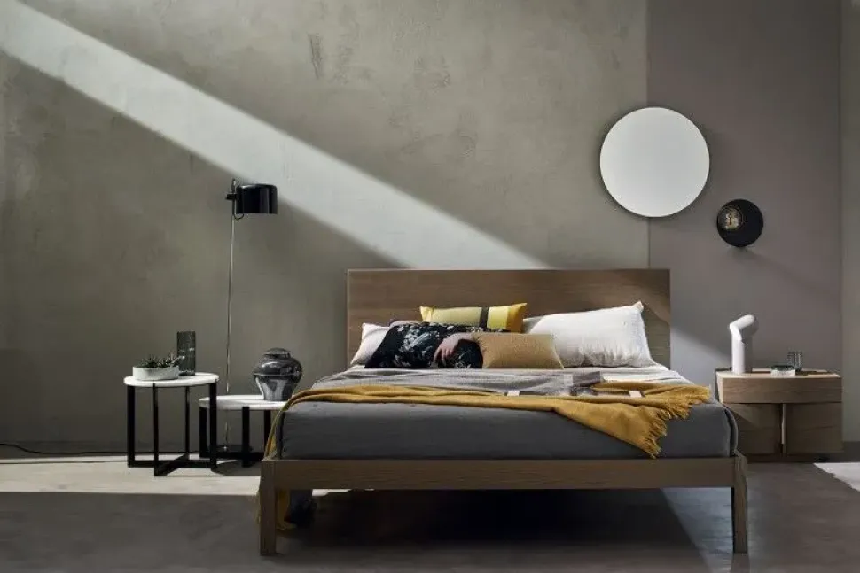 Letto in legno con gambe Bic Ballancin a prezzo ribassato