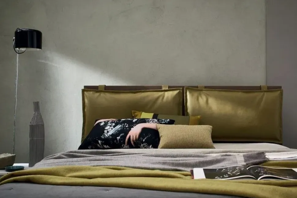 Letto in legno con gambe Bic Ballancin a prezzo ribassato