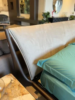 Letto in legno con gambe Nelson Cattelan italia a prezzo scontato