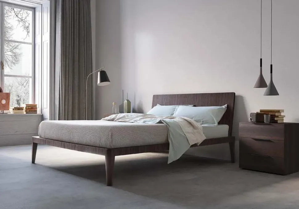 Letto in legno con gambe Spillo Pianca a prezzo scontato