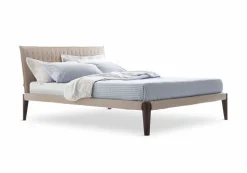 Letto in legno con gambe Spillo Pianca a prezzo scontato