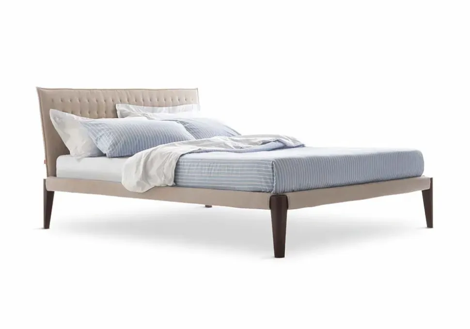 Letto in legno con gambe Spillo Pianca a prezzo scontato