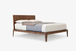 Letto in legno con gambe Spillo Pianca a prezzo scontato