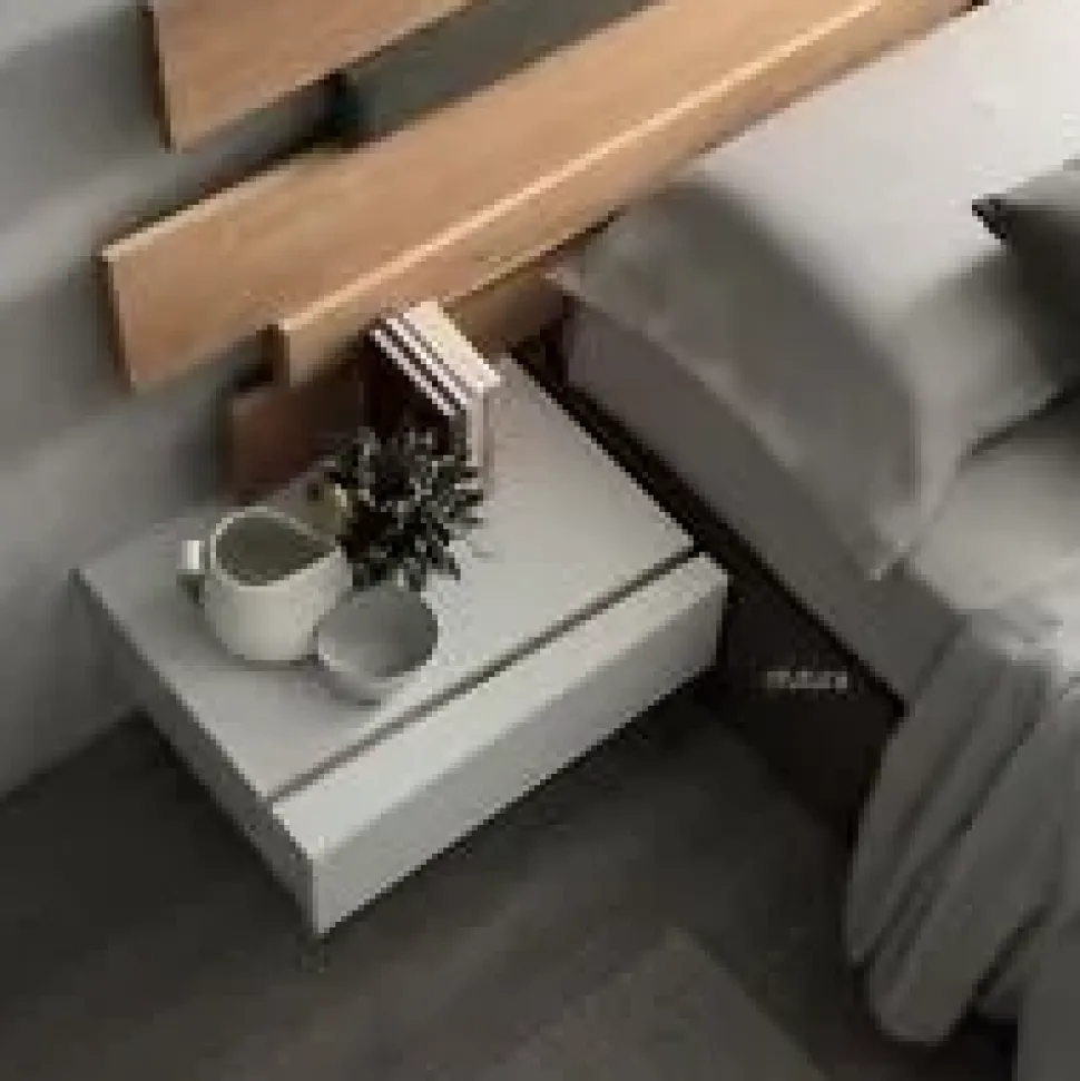 Letto in legno con gambe Scudo Maronese a prezzo ribassato