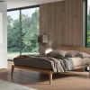 Letto in legno con gambe Zenit Morassutti a prezzo ribassato