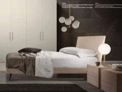 Letto in legno con gambe Line Akanto a prezzo scontato