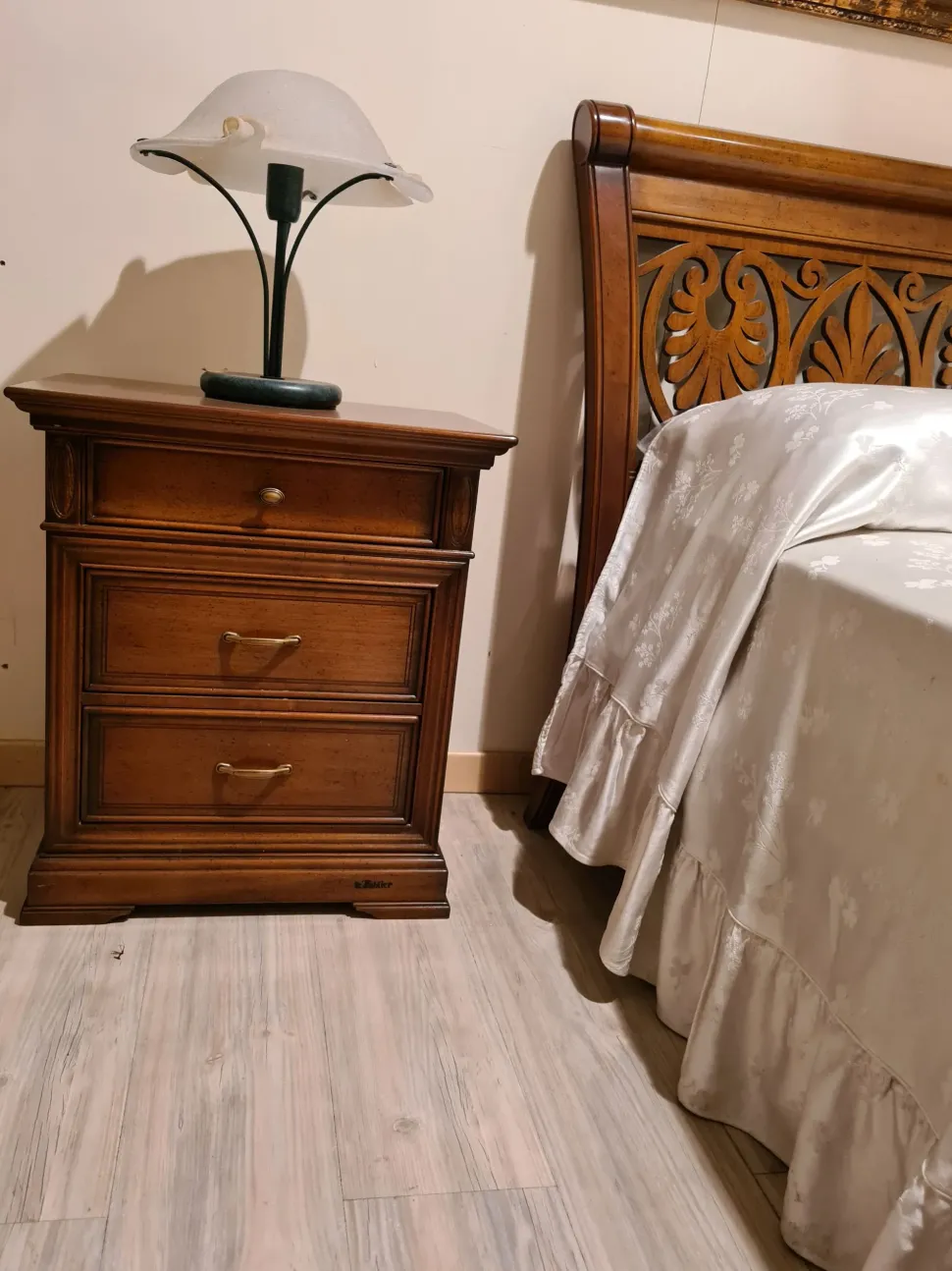 Letto in legno con giroletto Le primule Le fablier a prezzo scontato