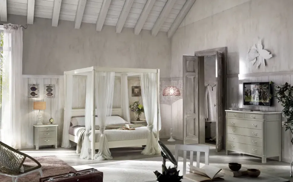 Letto in legno con giroletto Letto con baldacchino mod.sissi a prezzo ribassato