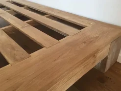 Letto in legno con giroletto Giroletto slat teak massello Artigianale a prezzo scontato