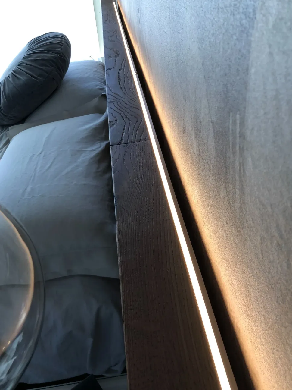 Letto in legno con piedini Fluttua wildwood Lago a prezzo scontato