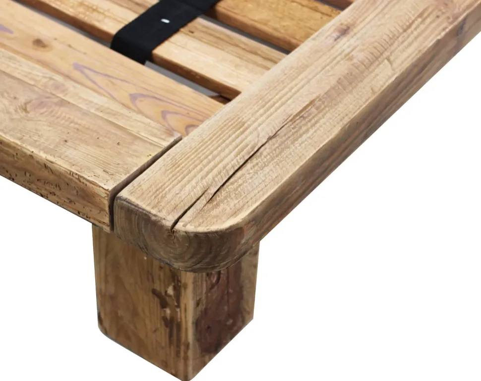 Letto in legno modello Legno riciclato di Outlet etnico scontato 25%