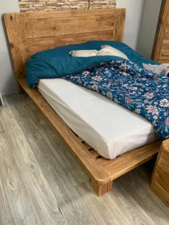 Letto in legno modello Legno riciclato di Outlet etnico scontato 25%
