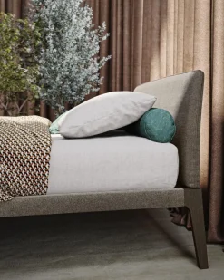 Letto in legno modello Zenit di Morassutti scontato 40%