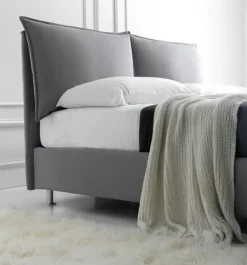 Letto matrimoniale Aria Mottes selection con contenitore a prezzo scontato.