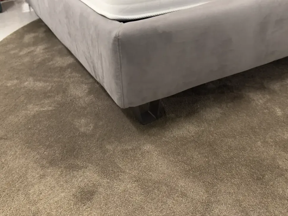 Letto matrimoniale con contenitore Form Samoa a prezzo scontato