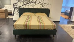 Letto matrimoniale con gambe Elysium Novaluna a prezzo ribassato