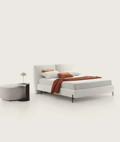 Letto matrimoniale con gambe Duo Le comfort a prezzo ribassato