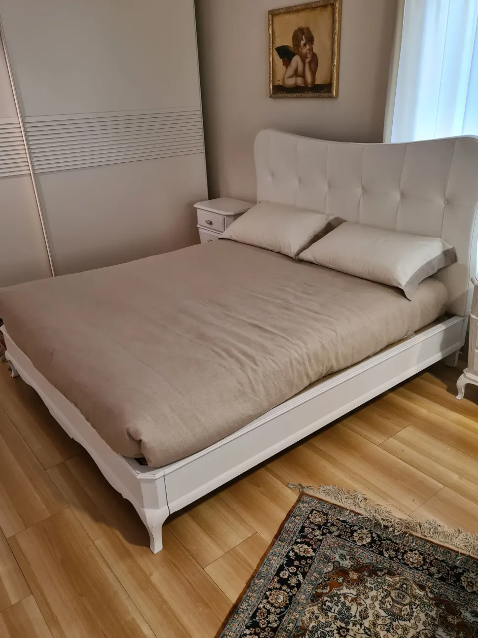 Letto matrimoniale con gambe Lotus Artigianale a prezzo ribassato
