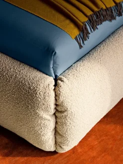 Letto matrimoniale con giroletto Letto za:za a prezzo riservato