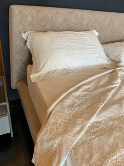 Letto matrimoniale con piedini Maia Moretti compact giorno notte a prezzo ribassato