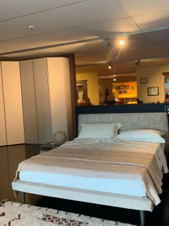 Letto matrimoniale con piedini Maia Moretti compact giorno notte a prezzo ribassato