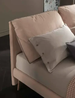 Letto matrimoniale con piedini Nisida at Md work a prezzo ribassato