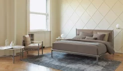 Letto matrimoniale con piedini Iko a prezzo riservato