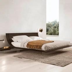 Letto matrimoniale con piedini Aqua Presotto a prezzo ribassato