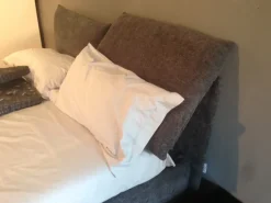 Letto matrimoniale design Topazio Bontempi a prezzo scontato