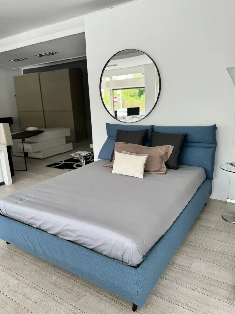 Letto matrimoniale design Linus Rosini a prezzo ribassato