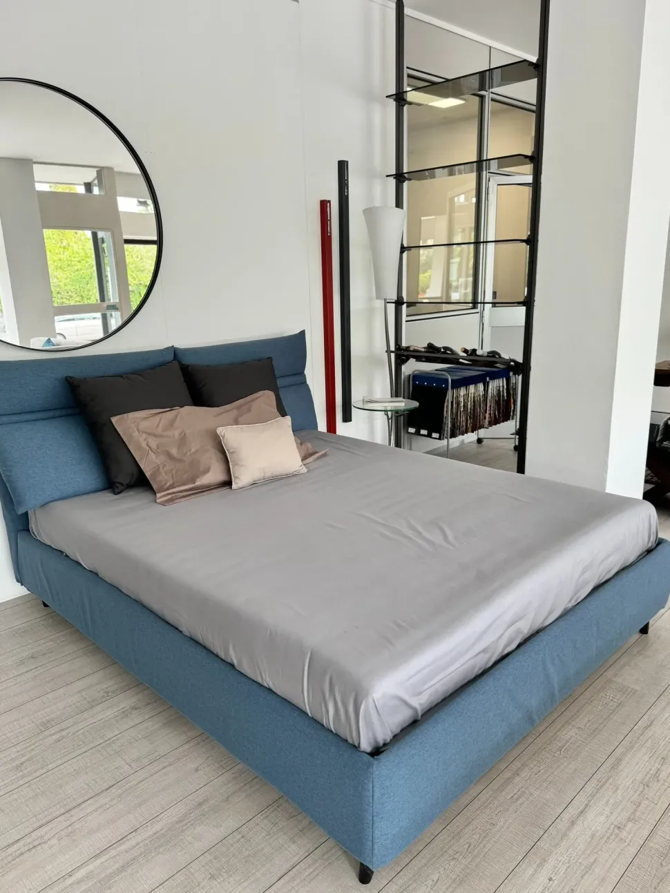 Letto matrimoniale design Linus Rosini a prezzo ribassato