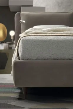 Letto matrimoniale design Cortina Le comfort a prezzo ribassato