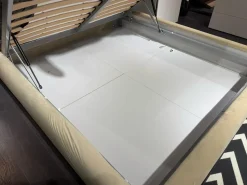 Letto matrimoniale design Tamigi Novaluna a prezzo scontato