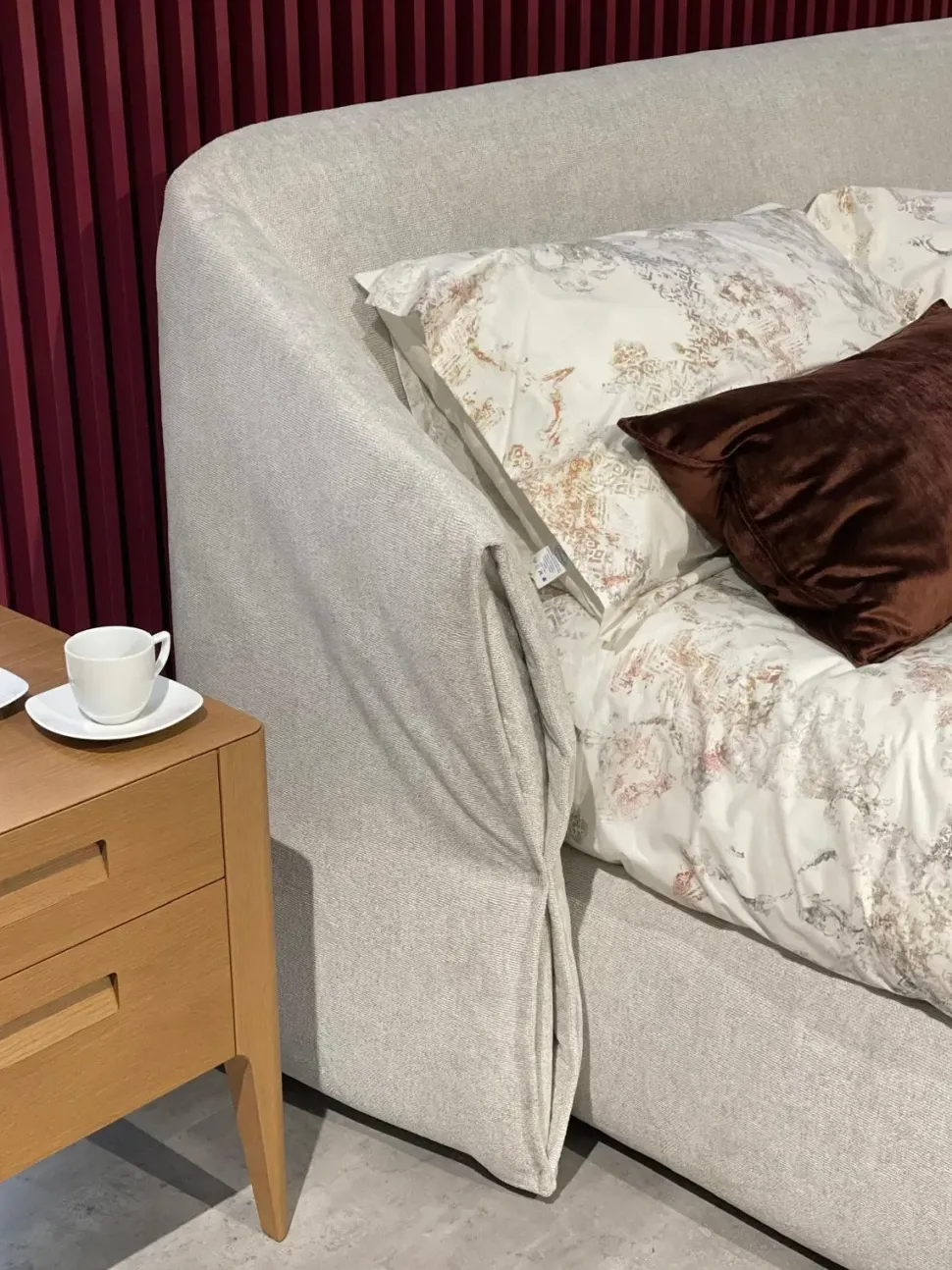 Letto matrimoniale design Hide Novamobili a prezzo ribassato