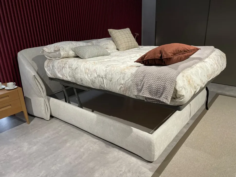 Letto matrimoniale design Hide Novamobili a prezzo ribassato