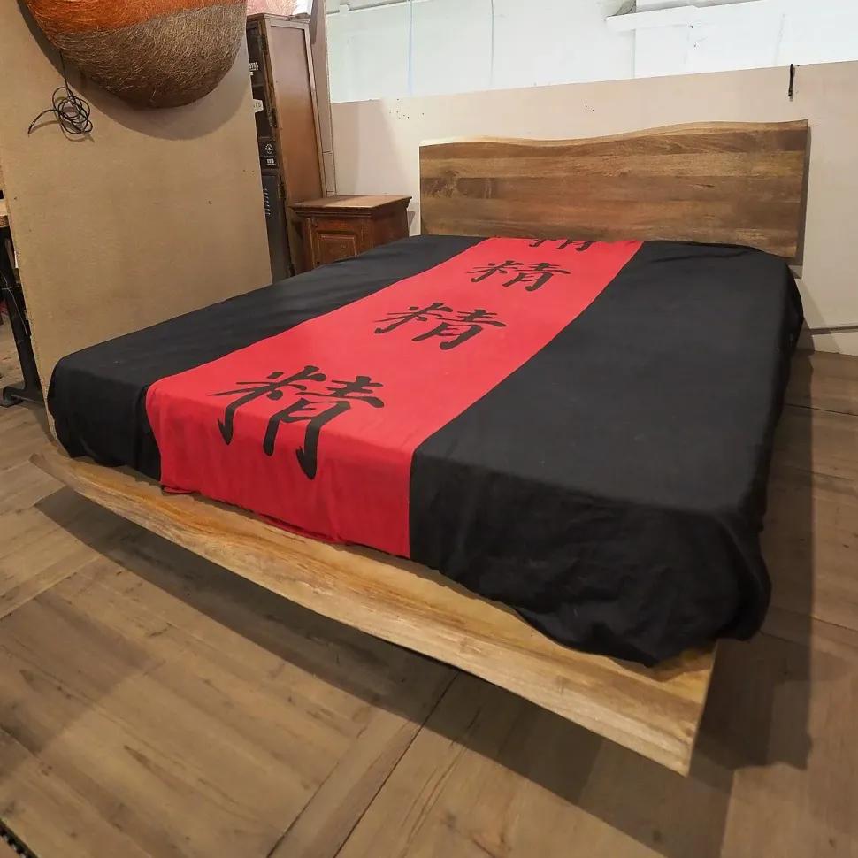 Letto matrimoniale design Letto matrimoniale etnico in legno design japan Outlet etnico a prezzo scontato