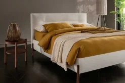 Letto matrimoniale design Verney Altrenotti a prezzo scontato
