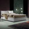 Letto matrimoniale imbottito chic di Samoa Bside. Prezzo scontato!