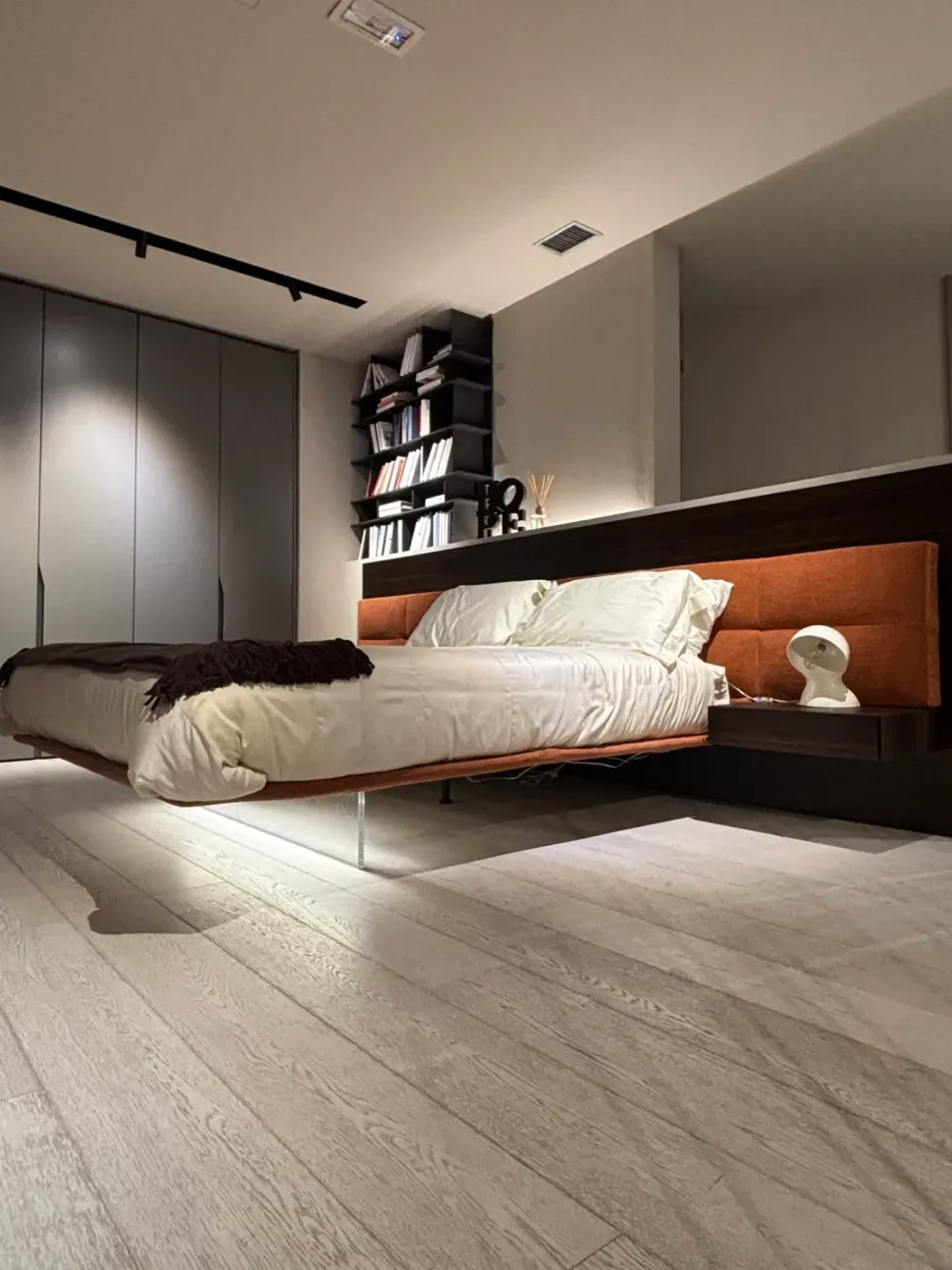 Letto matrimoniale Letto presotto sospeso pari e dispari Presotto con uno sconto IMPERDIBILE