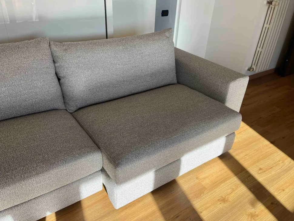 Letto matrimoniale moderno Tango divano 270 Clei a prezzo scontato