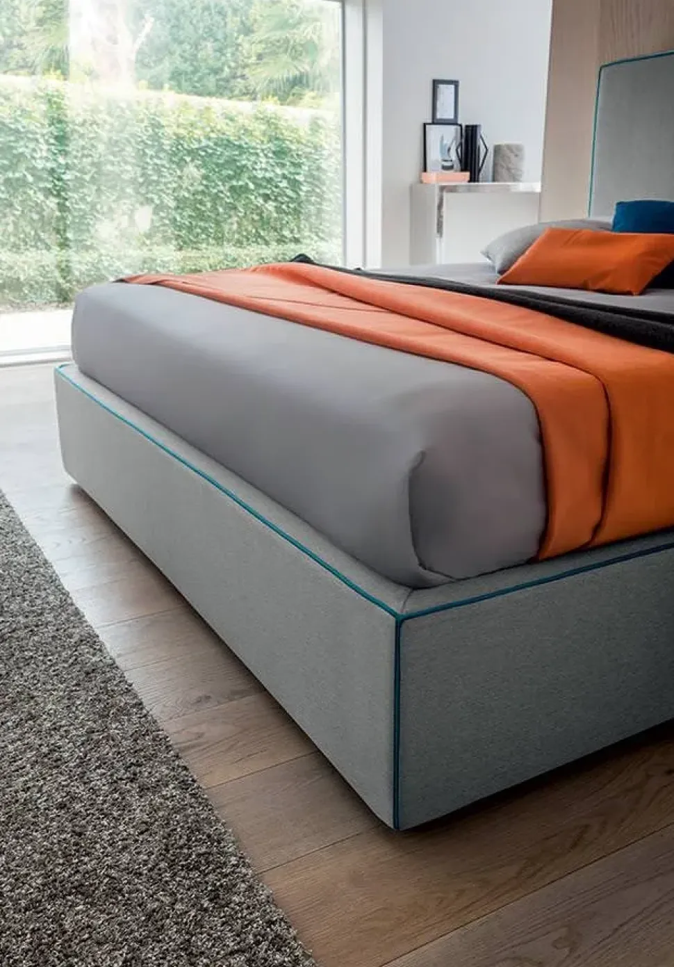 Letto matrimoniale moderno Charles Felis a prezzo ribassato
