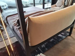 Letto matrimoniale moderno Moheli Horm a prezzo ribassato