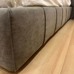 Letto matrimoniale moderno Hamilton Felis a prezzo scontato