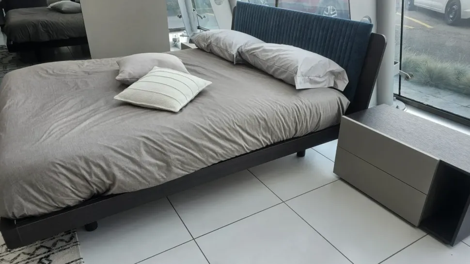 Letto matrimoniale moderno Roxy Tomasella a prezzo ribassato