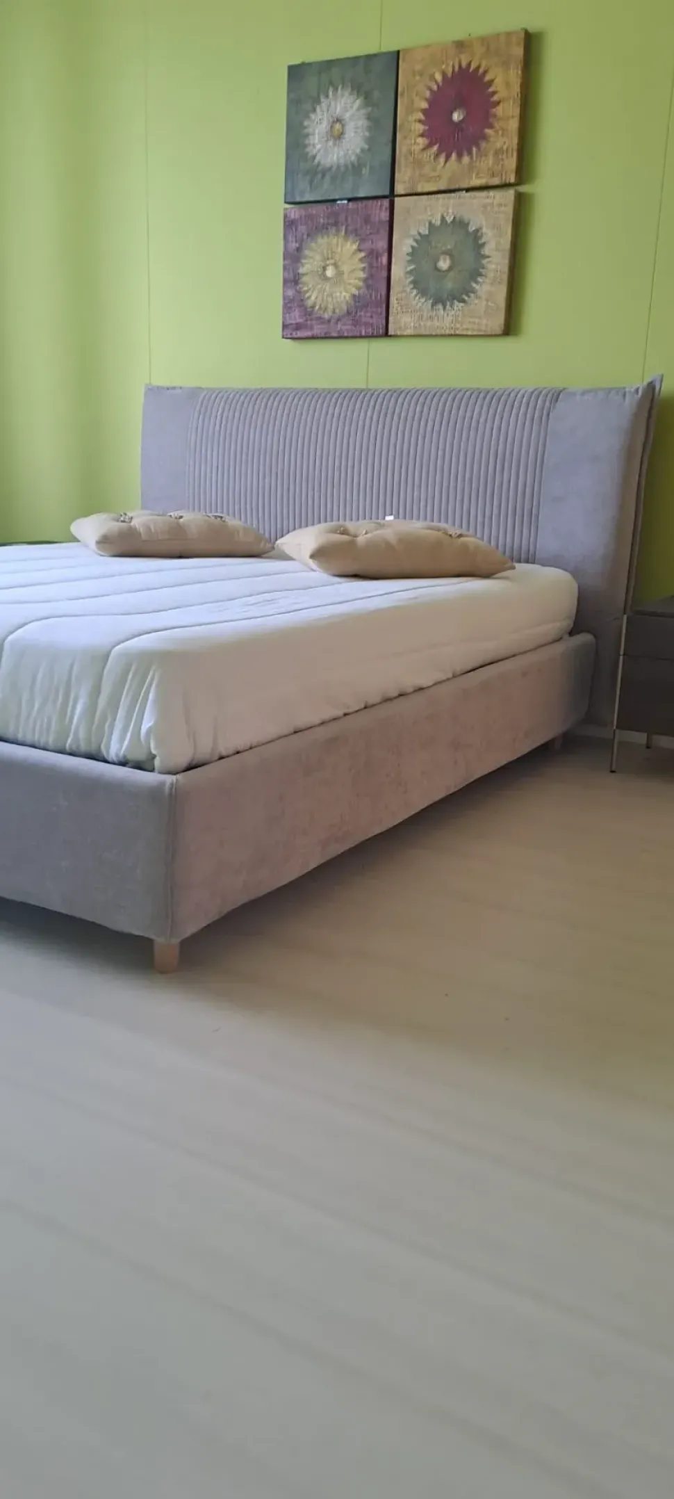 Letto matrimoniale moderno Adamas Nefi a prezzo ribassato