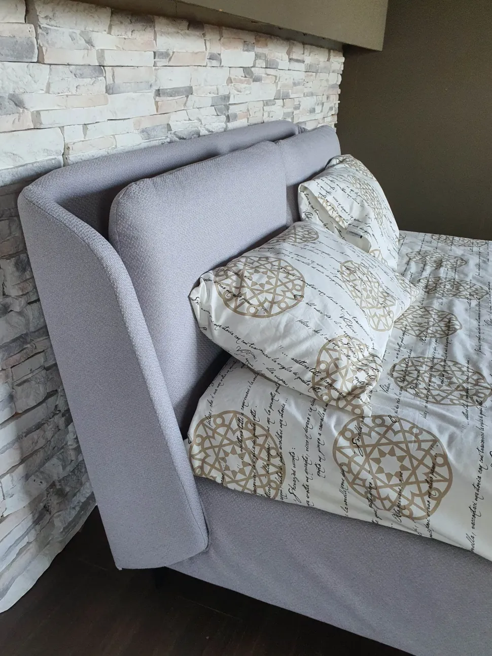 Letto matrimoniale moderno Hello Noctis a prezzo scontato