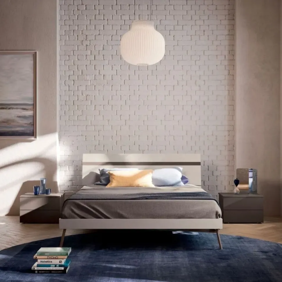 Letto matrimoniale Orme Light Night con gambe Elga a prezzo scontato.